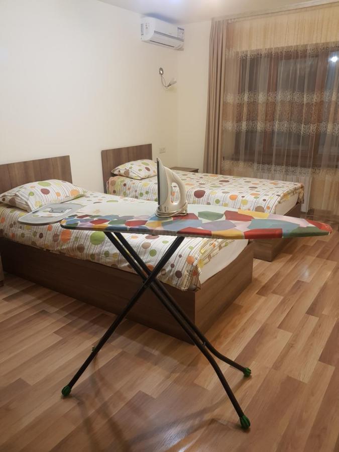 Vernisaj Apt At Republic Square & Ruben Tours Yerevan Exterior photo